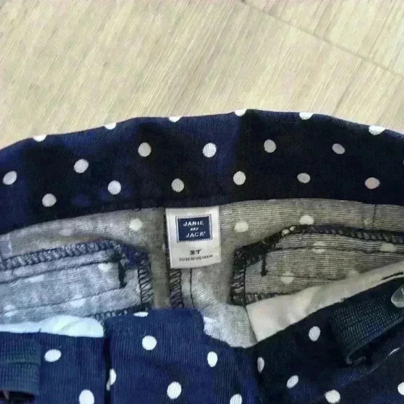 Janie and Jack Navy Polka Dot Shorts size 2T - Picture 3 of 3